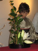 /album/ikebana/ikebana-con-michiko-iwakura-480x640-jpg/